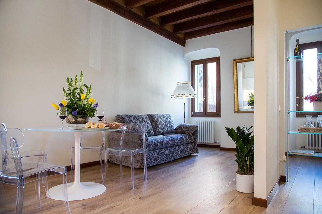 Residenza Duomo3 - Apartments Верона Экстерьер фото